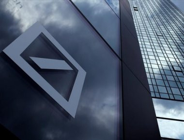 Deutsche Bank: Απειλείται με πρόστιμα από DFS και κεντρική τράπεζα των ΗΠΑ